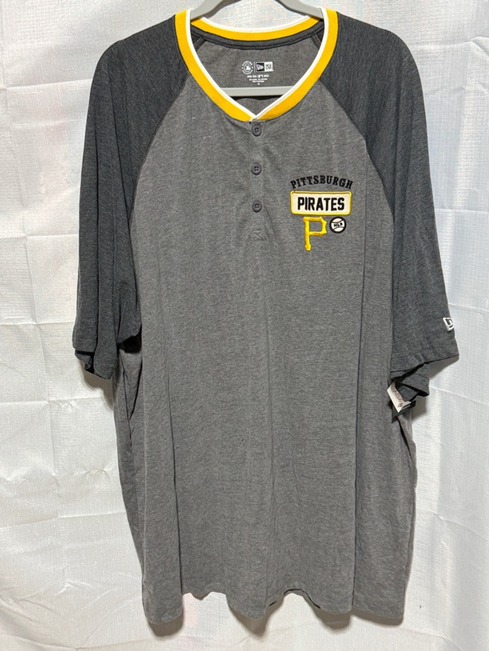 New Era Pittsburgh Pirates Crew Neck Henley Tee T-Shirt